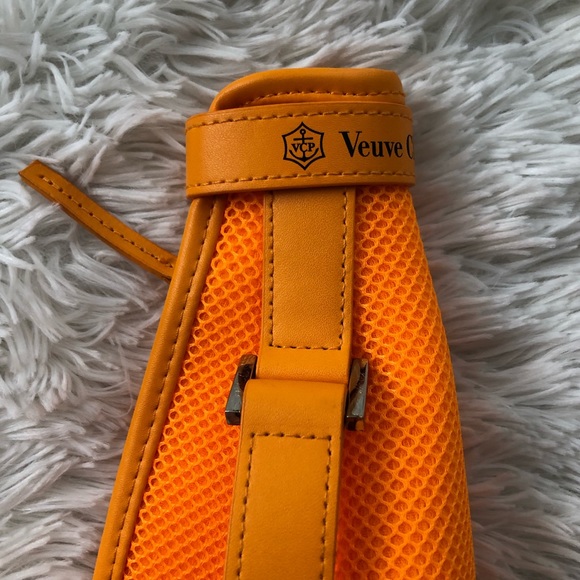 VEUVE CLICQUOT • Brut Champagne Cooler Ice Jacket / Carrier - Picture 9 of 12